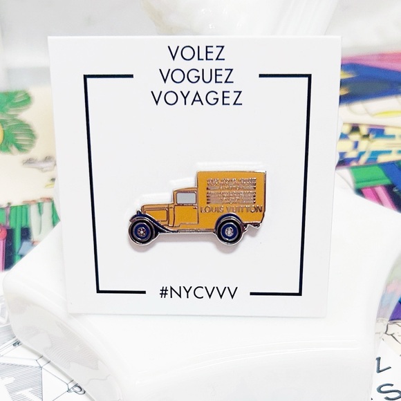 Authentic Louis Vuitton Limited Volez Voguez Voyagez Vintage Car Pin - Picture 5 of 10